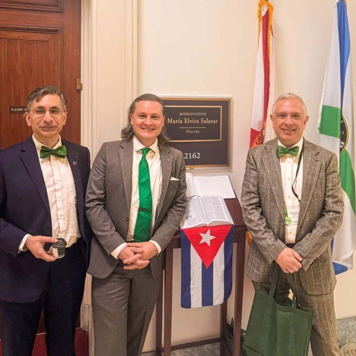 Actividad comunitaria con el Dr. Ramírez-Mejía