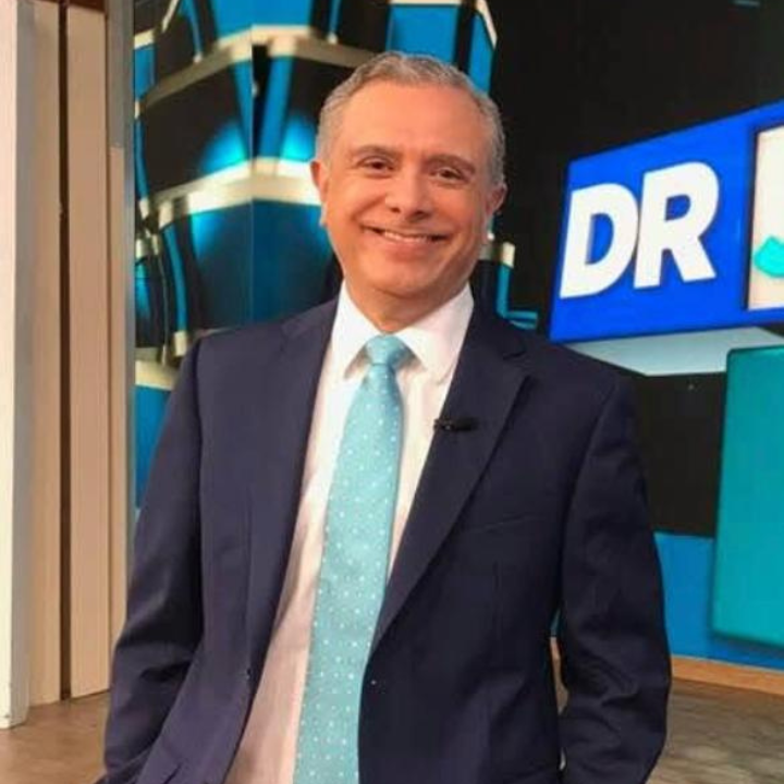 Dr. Carlos Ramírez-Mejía en el show Dr. Juan